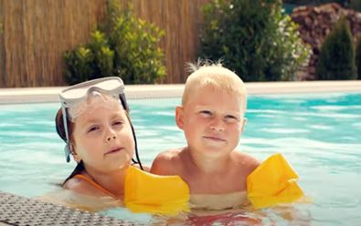 Albixon vyzývá v kampani k pořízení bazénu na podzim