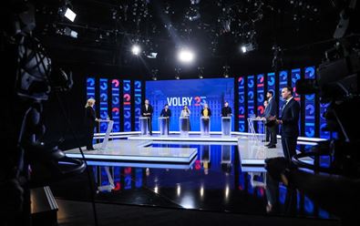 Polovina voličů sleduje předvolební debaty, jsou důležitým zdrojem informací