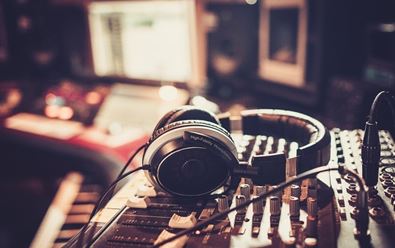 Radiožurnál potvrdil vedení, Impuls je druhý. Rostoucí trend drží Kiss i Blaník