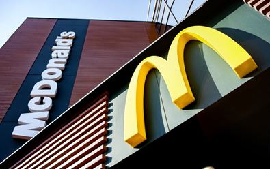 Z fast foodů loni nejvíce inzeroval McDonald’s