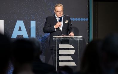 Akademický senát FAMU kritizuje Radu ČT, postavil se za Moravce