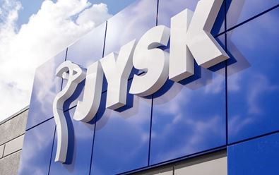 Po Ikee snižuje své ceny i Jysk, zlevňuje 900 výrobků