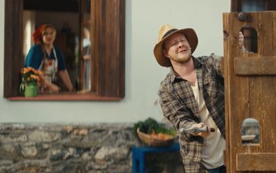 Fio banka zůstává na farmě, pokračuje s Kozubem a Nesvačilovou