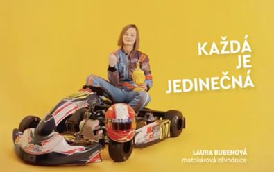 Novou ambasadorkou značky Lego se stala Laura Bubenová