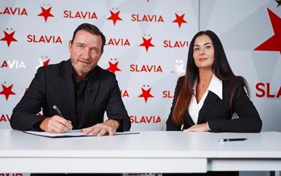 Tváří investiční platformy eToro je Vladimír Šmicer