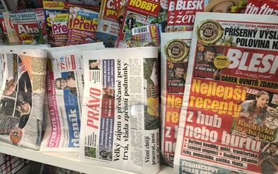 Ve čtenosti deníků vede Blesk před MF Dnes, drží se Deník i Metro