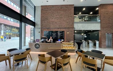Filip Sajler otevřel na Pankráci novou kavárnu L’OR Café