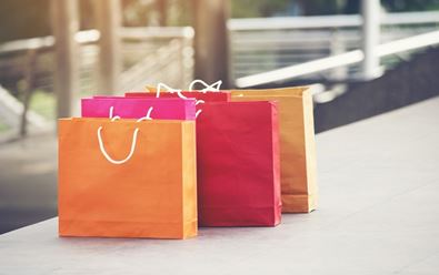 Online nakupování sílí i po otevření kamenných prodejen