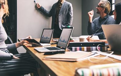 Čeští manažeři jsou v regionu střední Evropy na LinkedIn úspěšní
