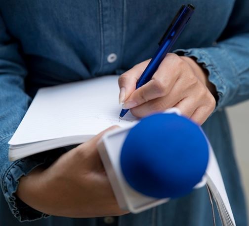 Za největší hrozby označují čeští novináři osobní útoky nebo nátlak