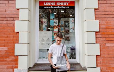 Knihobot rozšiřuje spolupráci s Levnými knihami