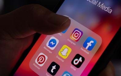 Nadšení z Instagramu u mladých padá, dál sílí TikTok
