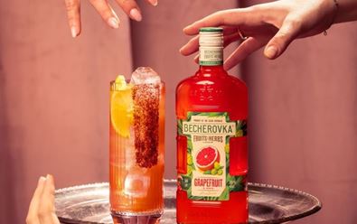 Becherovka uvádí na trh novinku Grapefruit & Hops