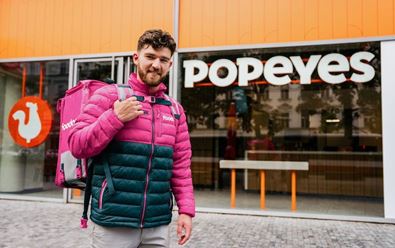 Popeyes spouští rozvoz, spolupracuje s Foodorou