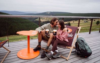 Kofola zapojuje Amorky, pomohou se seznamováním naživo