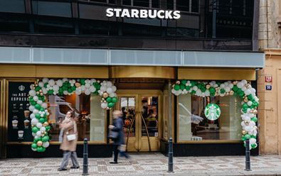 Starbucks otevírá ve Vodičkově kavárnu i se zahrádkou