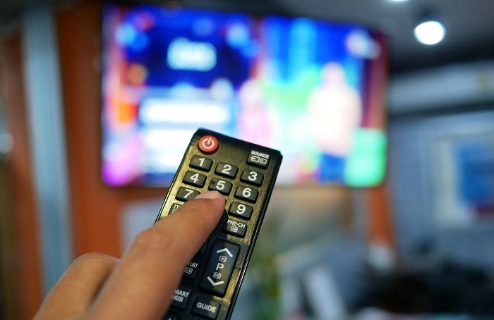 Reklamní výdaje do lineární TV kvůli streamingu klesají