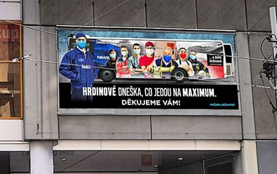 Mobilboard spustil děkovnou kampaň na obrazovce v Praze