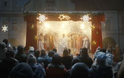 K úspěchu vánoční reklamy pomáhá pohádkové retro i sníh