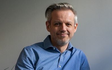 Na marketéry se valí nový problém, AI hlasy znějí příliš stejně