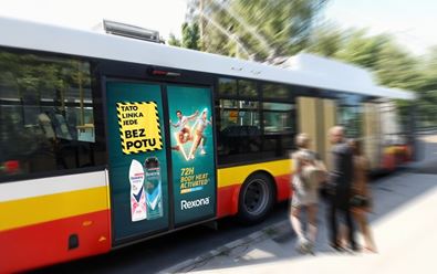 Rexona v letní kampani říká, že „cestuje bez potu"