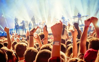 Festivaly letos navštíví třetina populace, jezdí především mladší