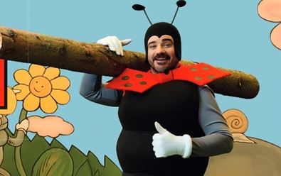 Kotek se v nové kampani Bauhausu mění ve Ferdu Mravence