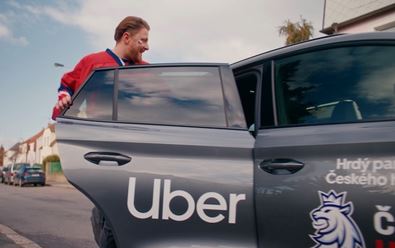 Uber chce přes hokej posílit svou pozici v Česku