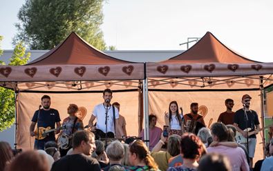 Kaufland připravuje s kapelou letní turné JelenFest