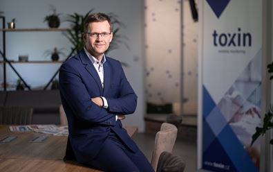 Toxin spouští zahraniční monitoring médií ve více než 120 zemích