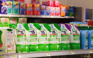 dm uvedla svou první mezinárodní zaměstnaneckou kampaň