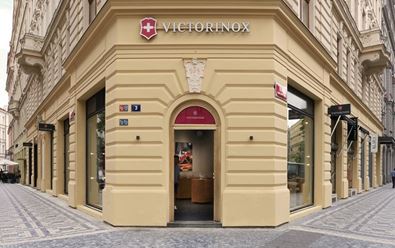 Značka nožů Victorinox otevřela v Praze obchod