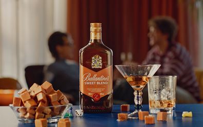 Ballantine’s kampaní podporuje novinku Sweet Blend