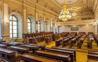 Opozice opět zablokovala hlasování o poplatcích pro ČT a ČRo