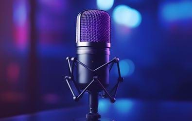 Živé rádiové vysílání vyhledává většina posluchačů podcastů