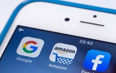 Amazon navázal obchodní spolupráci se sociálními sítěmi