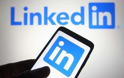 Značek na českém LinkedIn přibývá, síť využívají i pro B2C