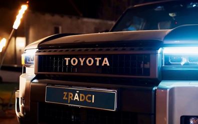 Toyota se spojuje se Zrádci, chce oslovit novou cílovku