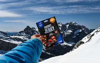 Sens uvádí na trh cvrččí jerky, levnější než hovězí