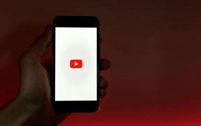 Ceny zvyšuje v Česku i YouTube Premium, výrazně zdraží rodinný tarif