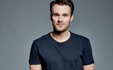 Na českém Instagramu stále vede Leoš Mareš