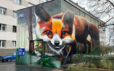 PRE nechala vytvořit ekologický mural, který čistí vzduch