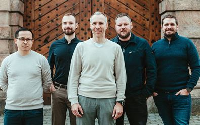 Sherpas se mění na skupinu, v jejím čele je Luboš Plotěný
