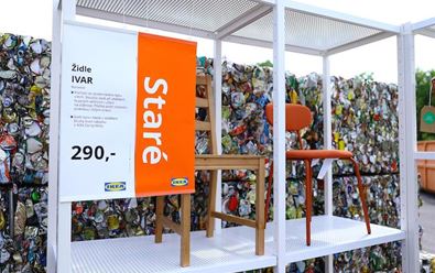 Ikea představila ve sběrném dvoře starou kolekci