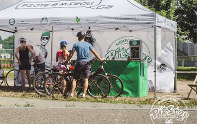 Heineken nabídne na pit-stopech cyklistům nealko i servis