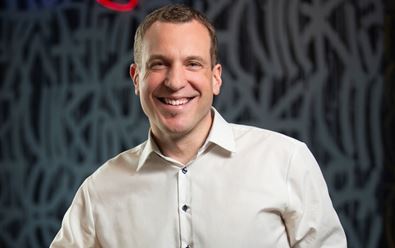 Martin Tesař je PR manažerem a tiskovým mluvčím J&T Banky