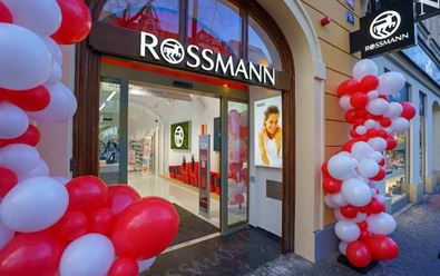 Rossmann otevírá v centru Prahy svou nejmodernější prodejnu