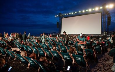 Letní kina a hudební koncerty lákají v létě nejvíce