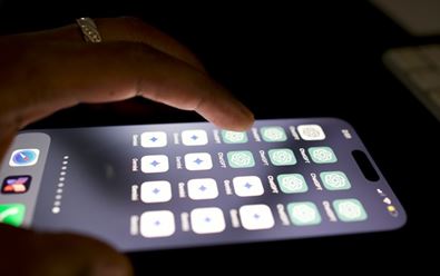 S použitím AI ve zpravodajství souhlasí jen 10 procent Čechů