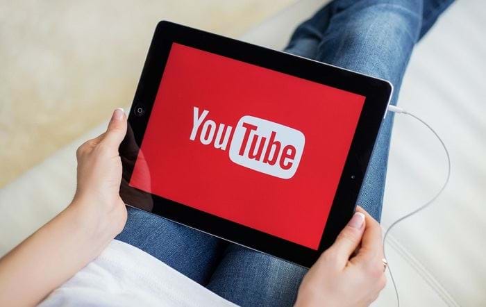 Reklamní výnosy YouTube klesly druhé čtvrtletí po sobě